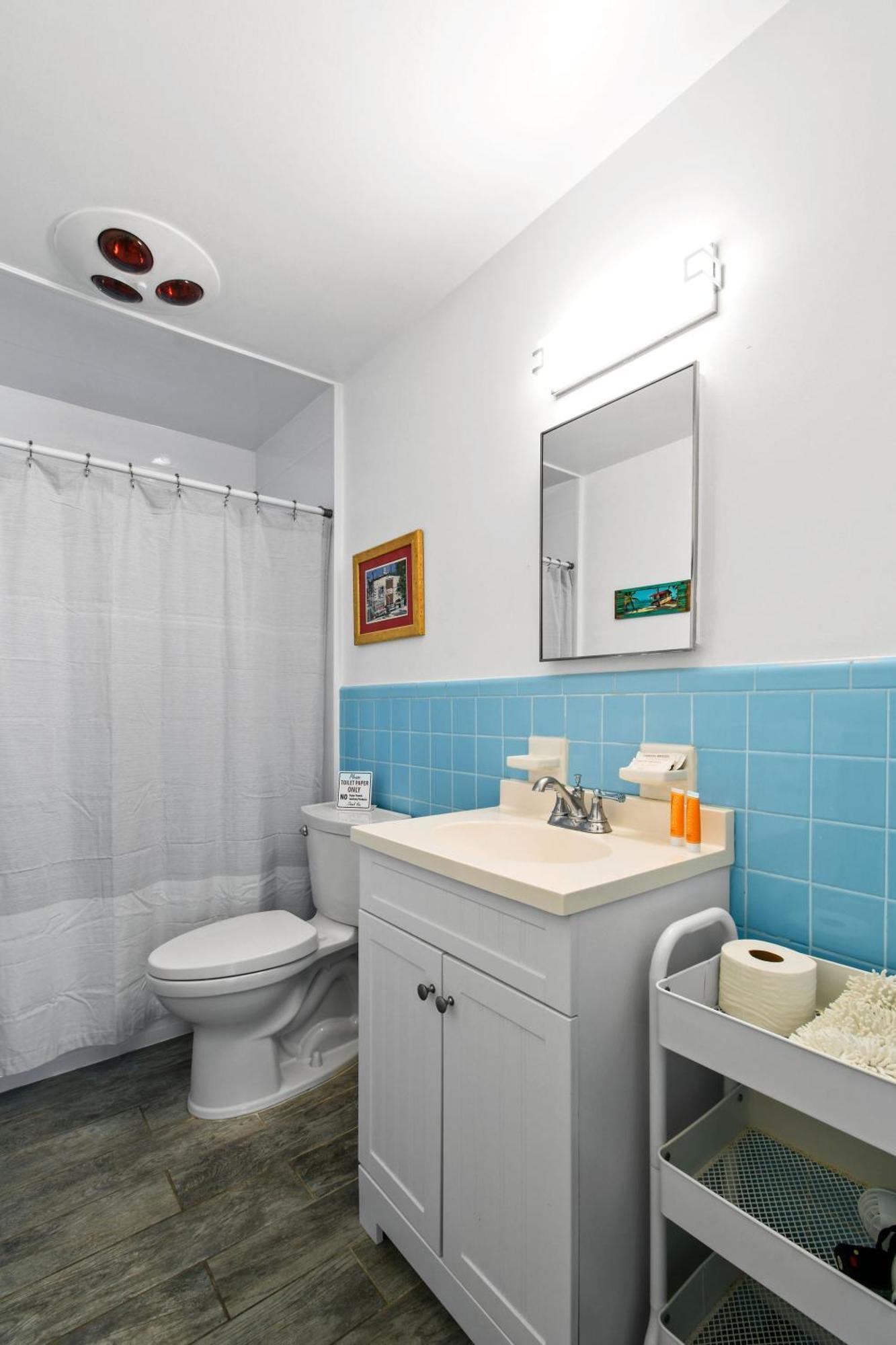 Sunshine Shores Boutique Apartments Palm Beach Shores Ngoại thất bức ảnh