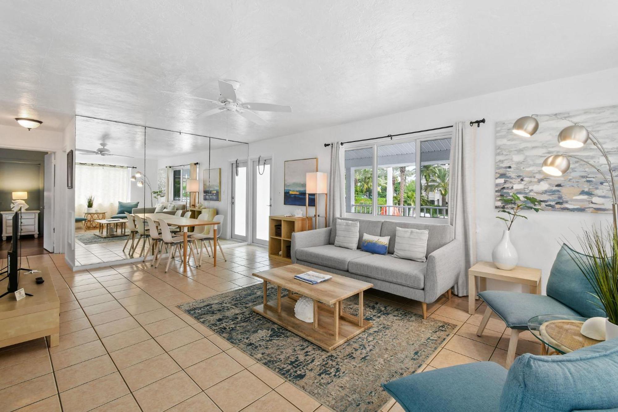 Sunshine Shores Boutique Apartments Palm Beach Shores Ngoại thất bức ảnh