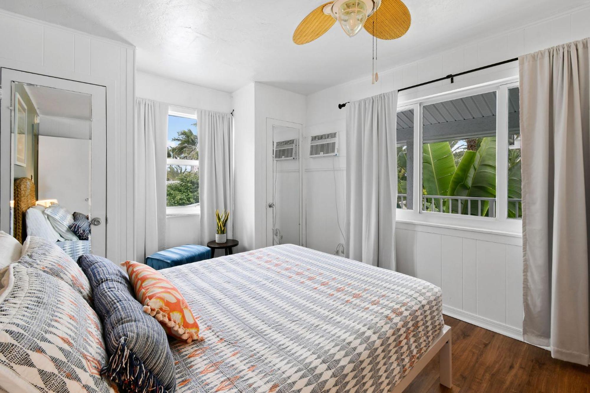 Sunshine Shores Boutique Apartments Palm Beach Shores Ngoại thất bức ảnh