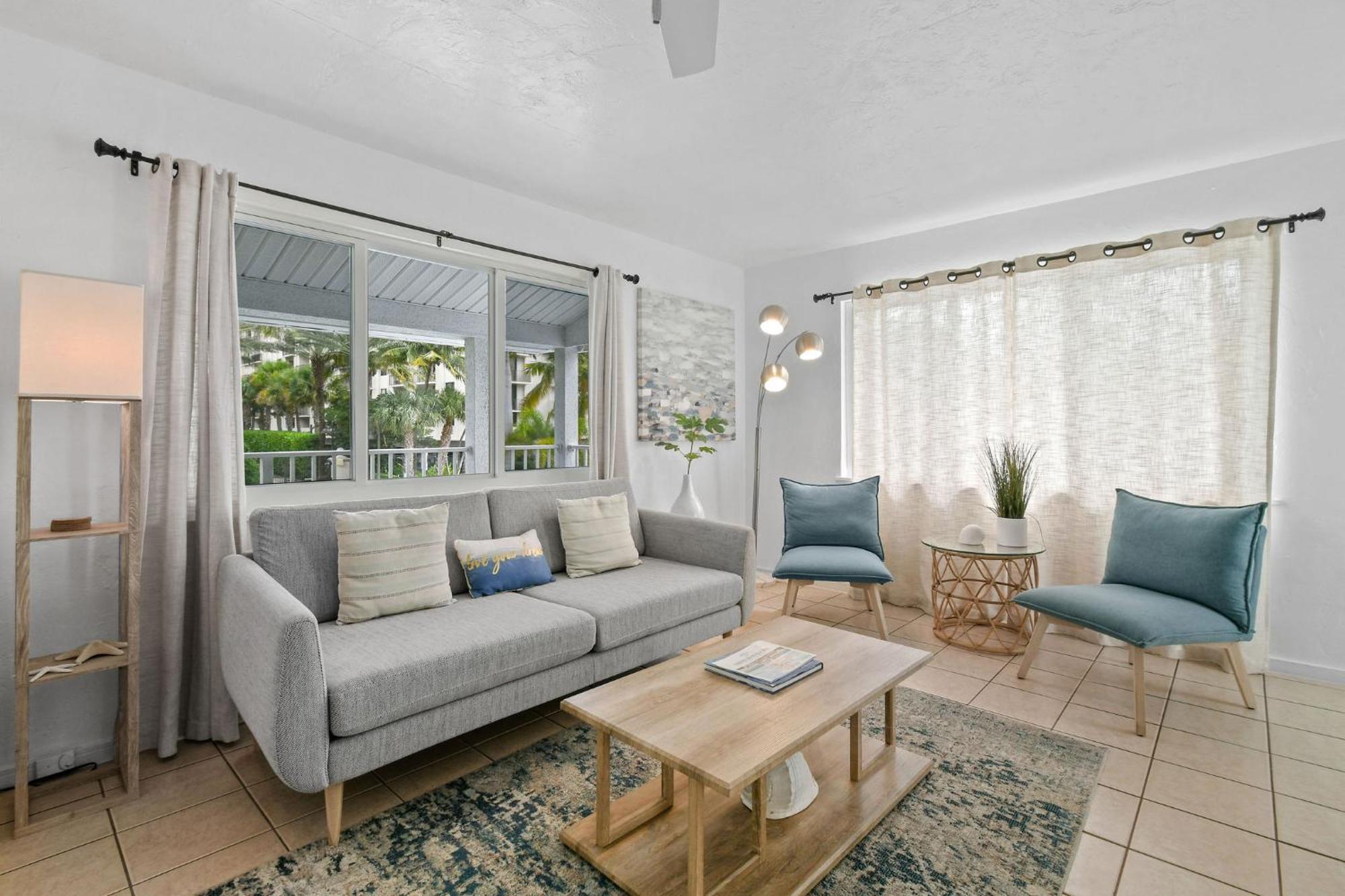 Sunshine Shores Boutique Apartments Palm Beach Shores Ngoại thất bức ảnh