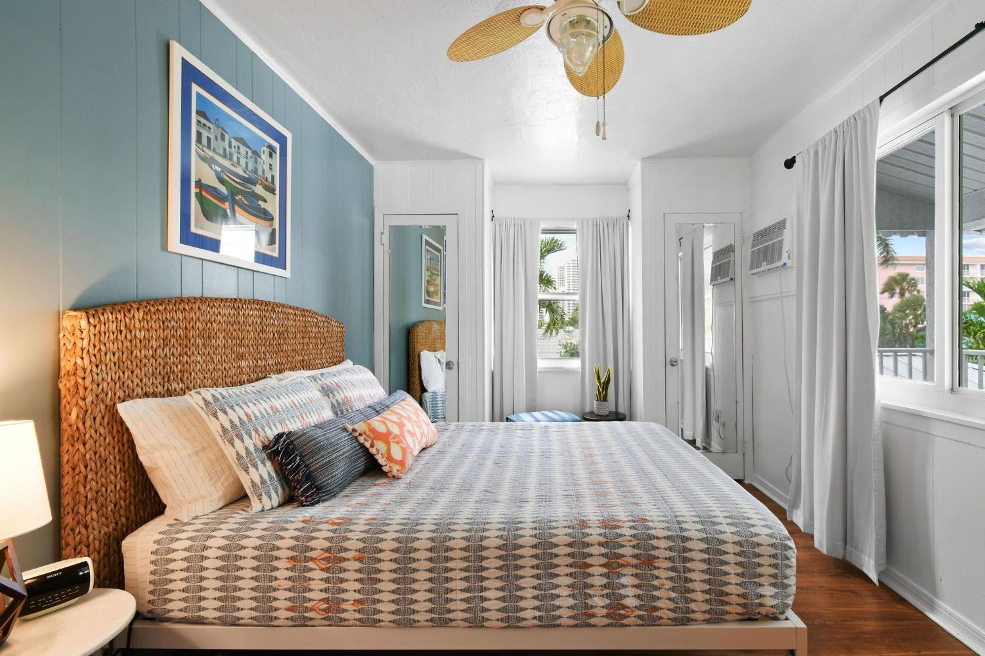 Sunshine Shores Boutique Apartments Palm Beach Shores Ngoại thất bức ảnh