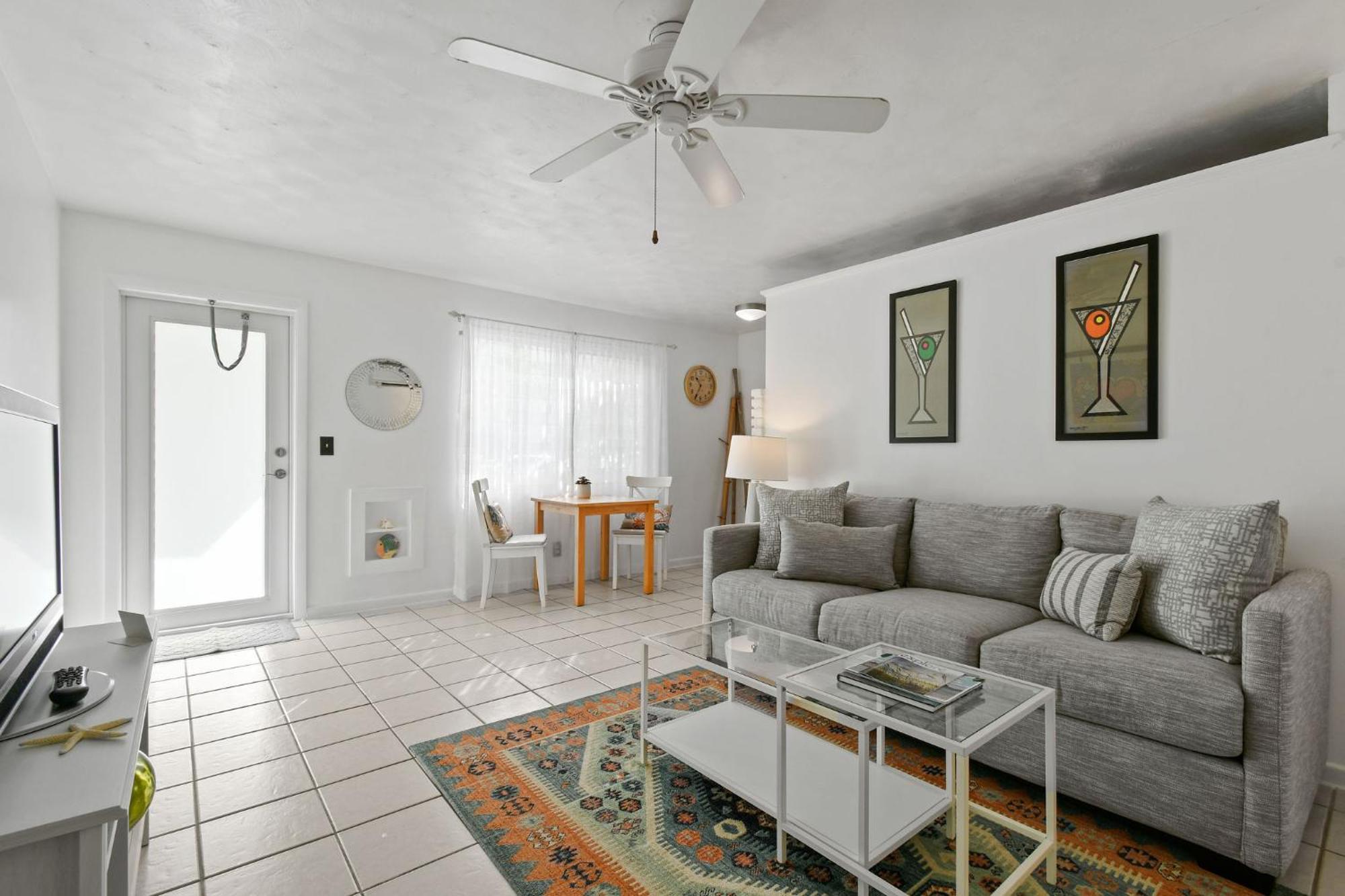 Sunshine Shores Boutique Apartments Palm Beach Shores Ngoại thất bức ảnh