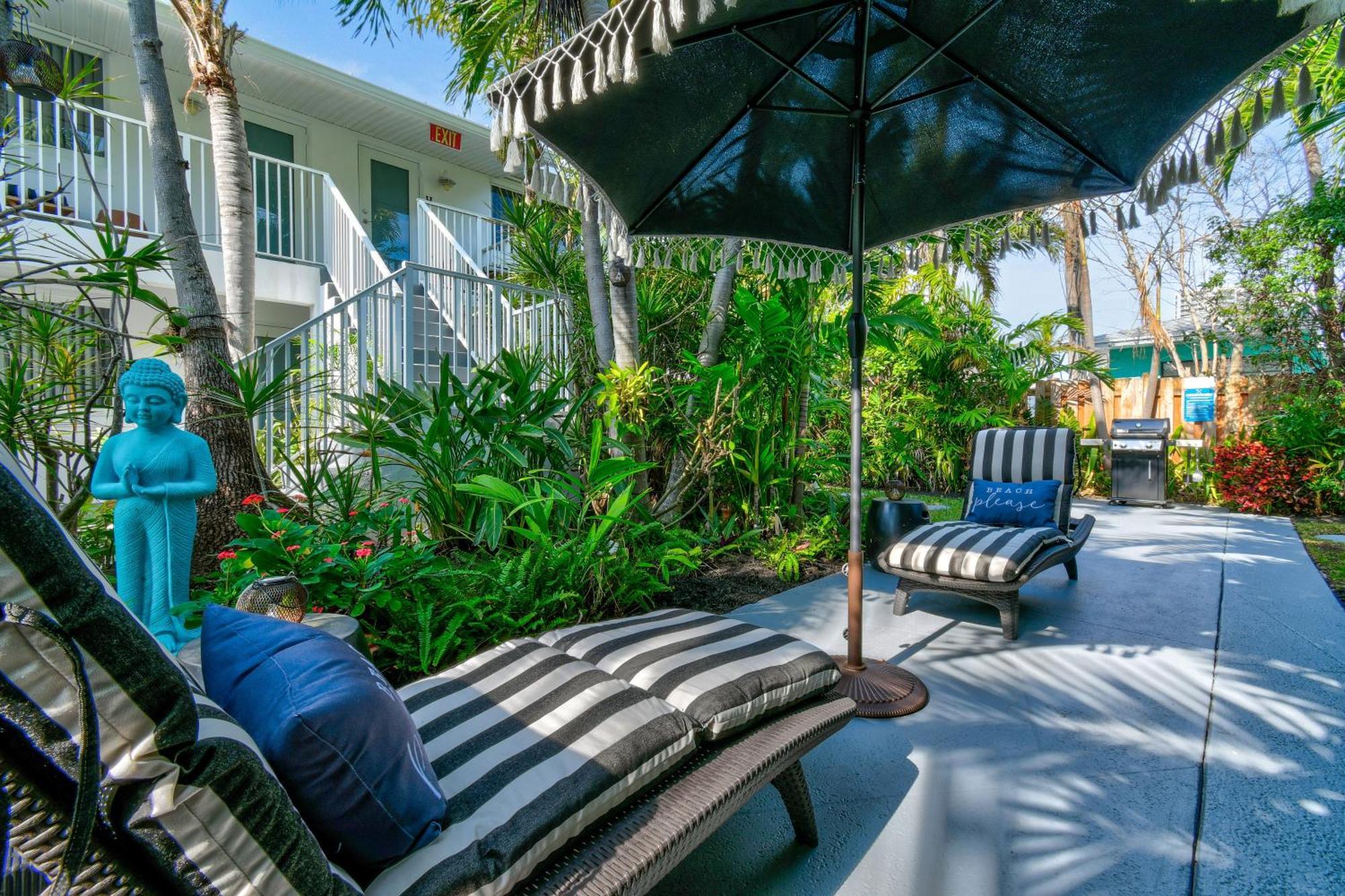 Sunshine Shores Boutique Apartments Palm Beach Shores Ngoại thất bức ảnh