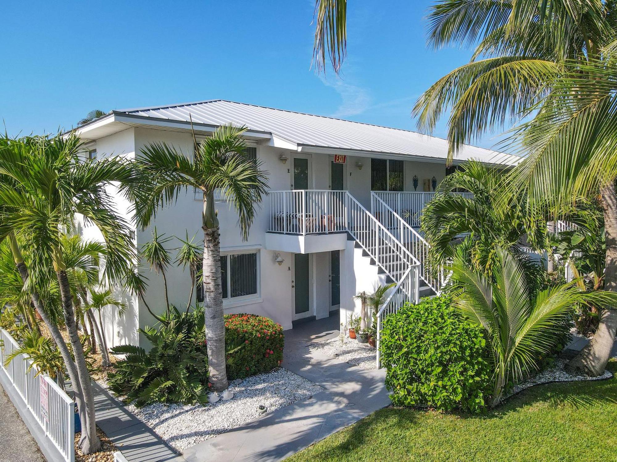 Sunshine Shores Boutique Apartments Palm Beach Shores Ngoại thất bức ảnh